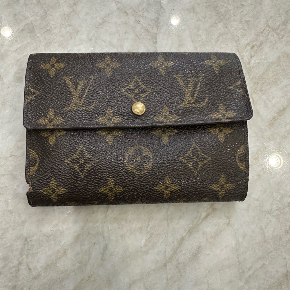 Louis Vuitton vintage monogram Alexandra wallet